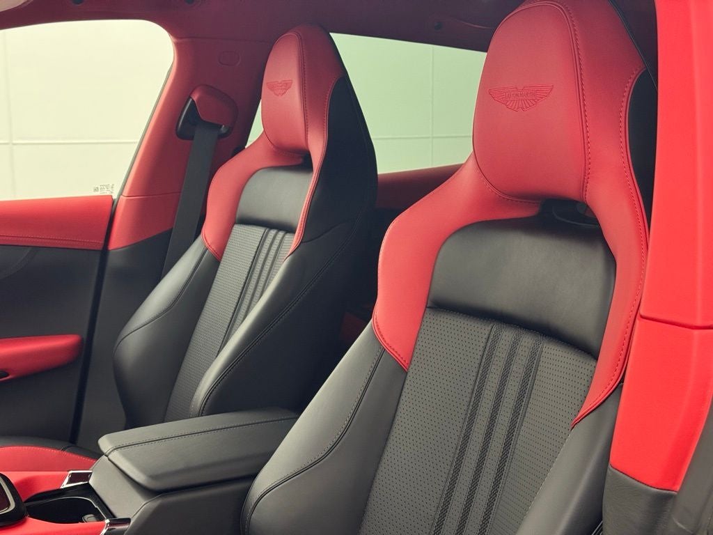 2025 Aston Martin DBX 707