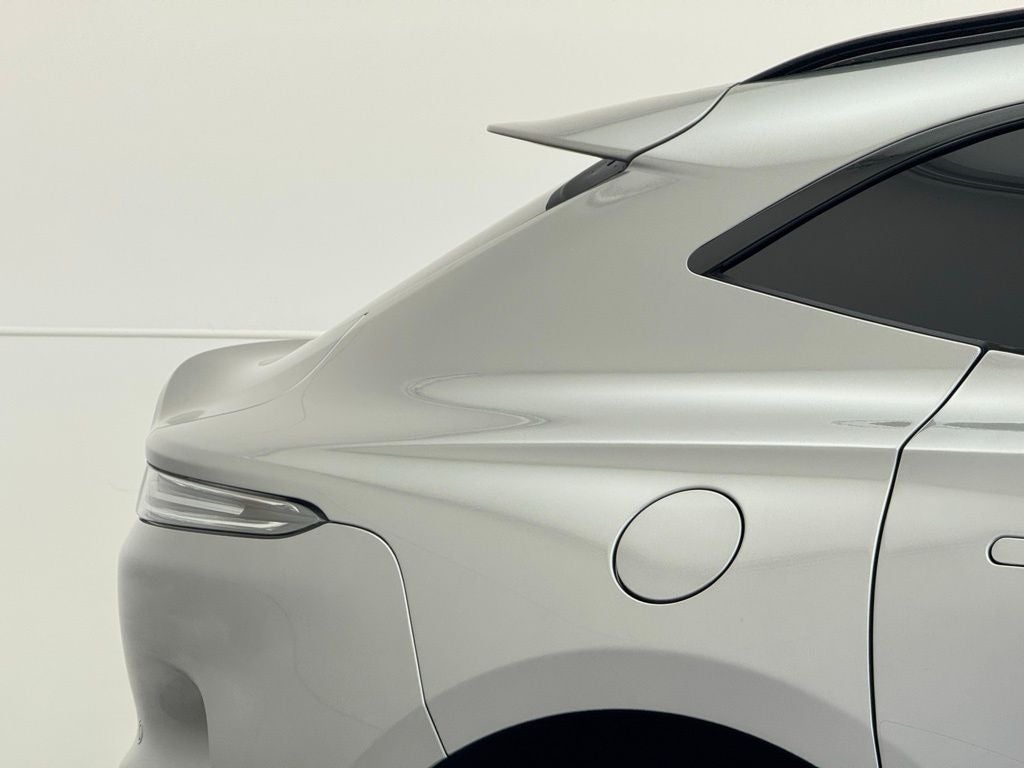 2025 Aston Martin DBX 707