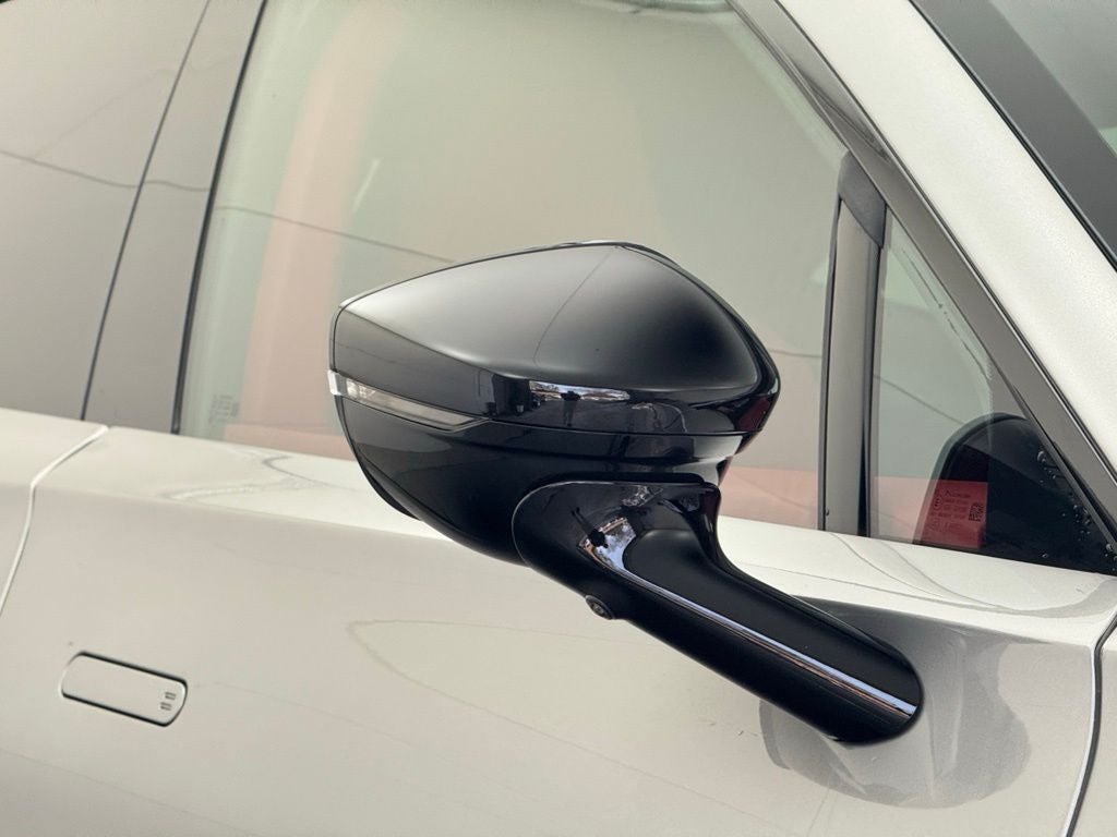 2025 Aston Martin DBX 707