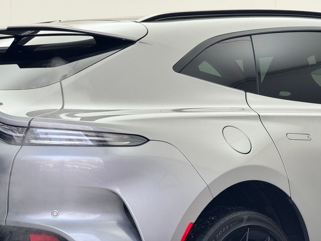 2025 Aston Martin DBX 707