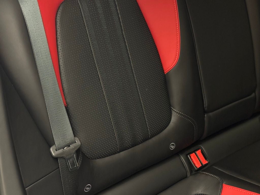 2025 Aston Martin DBX 707