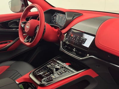 2025 Aston Martin DBX 707