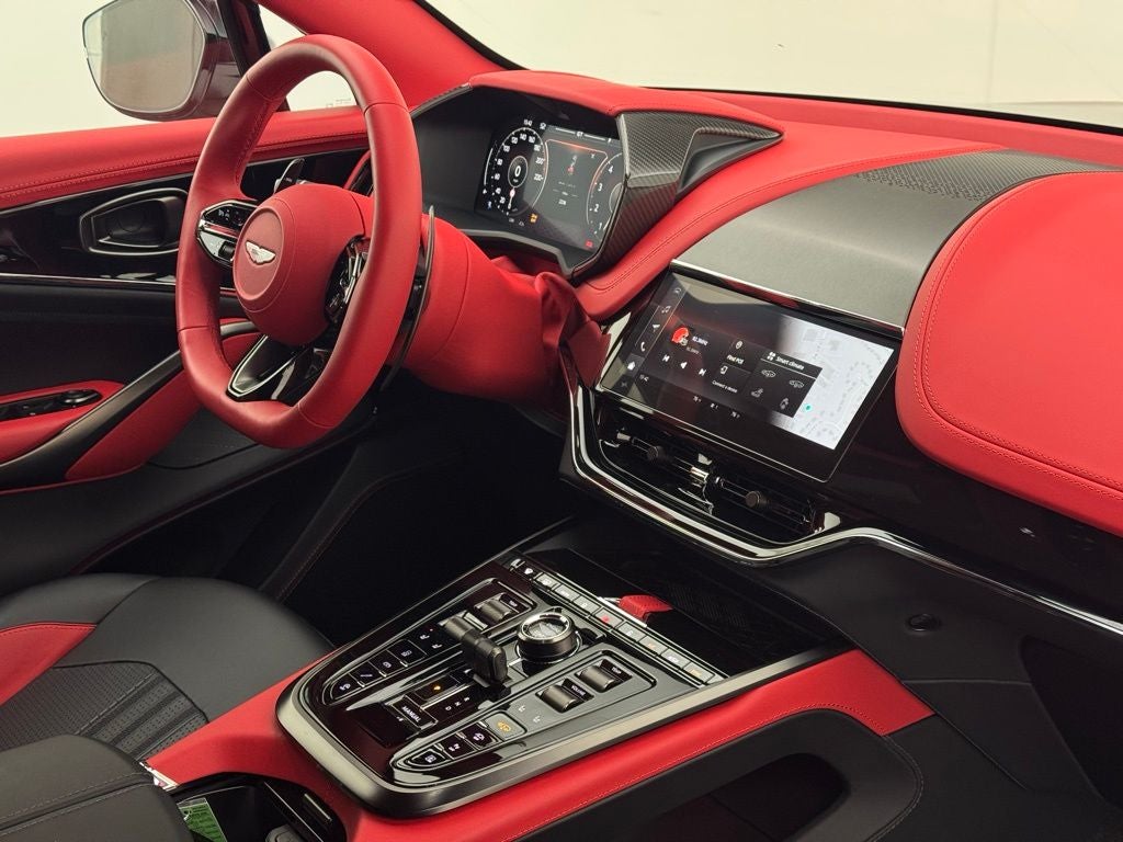 2025 Aston Martin DBX 707