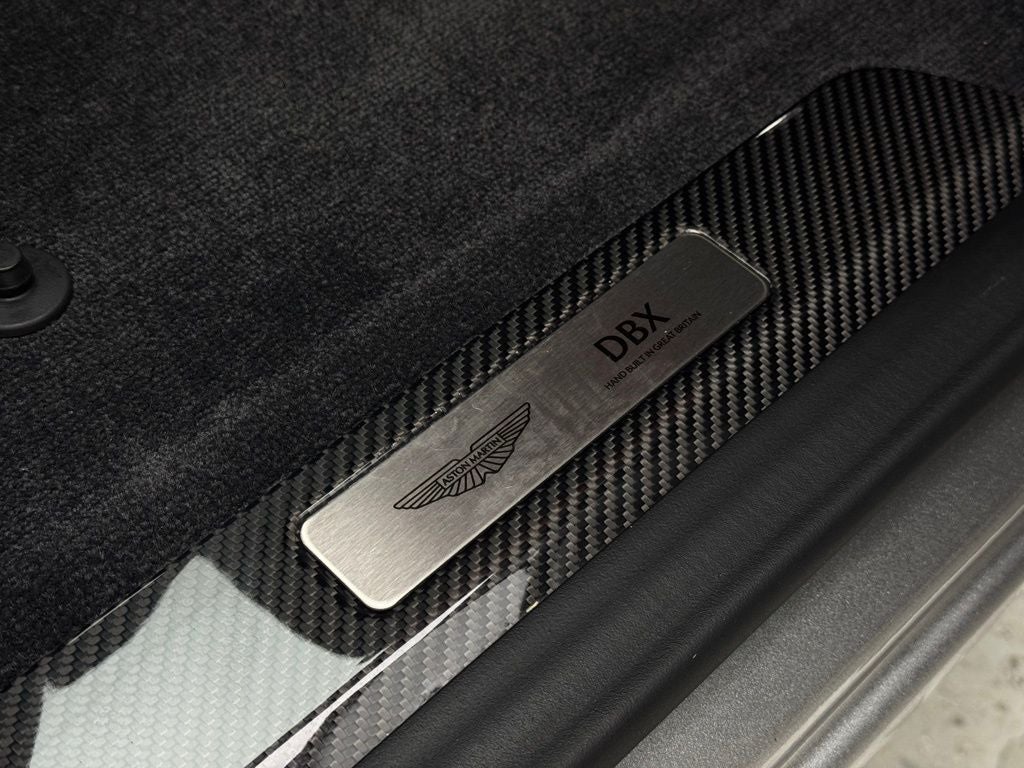 2025 Aston Martin DBX 707