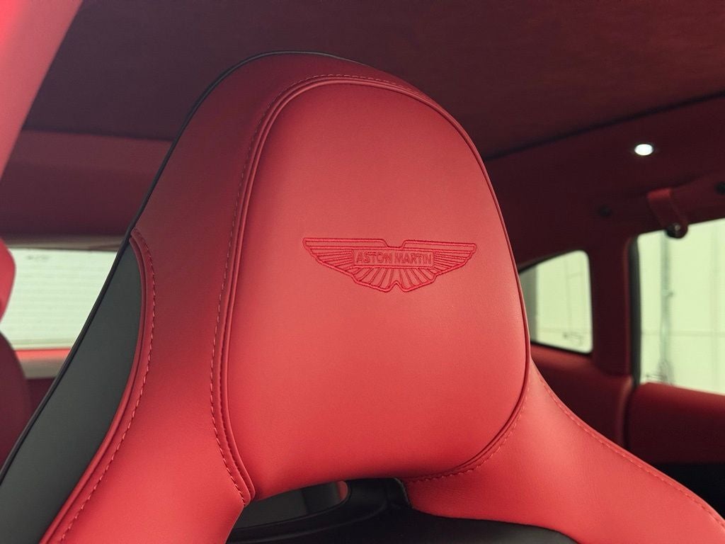 2025 Aston Martin DBX 707