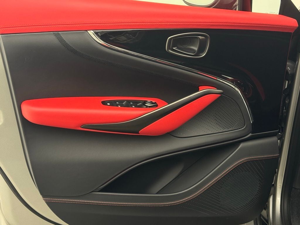 2025 Aston Martin DBX 707