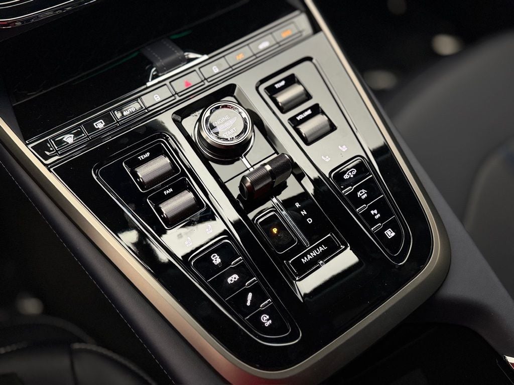 2025 Aston Martin DBX 707