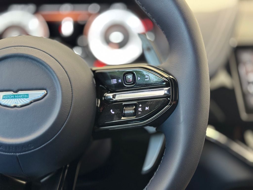 2025 Aston Martin DBX 707