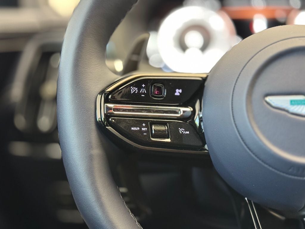 2025 Aston Martin DBX 707