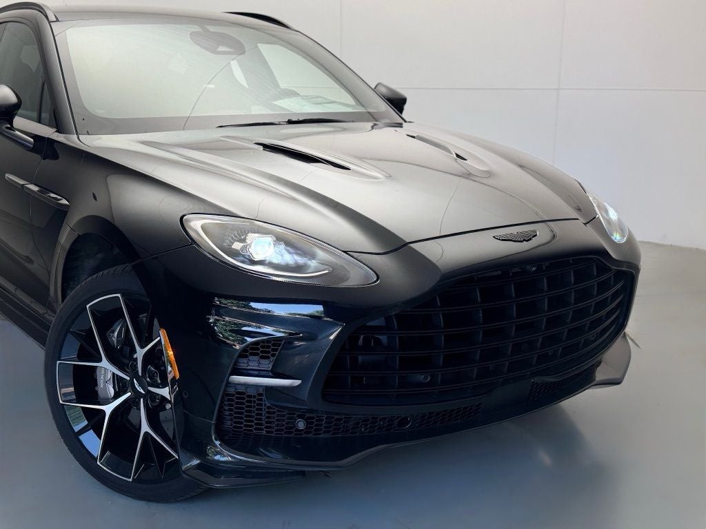 2025 Aston Martin DBX 707