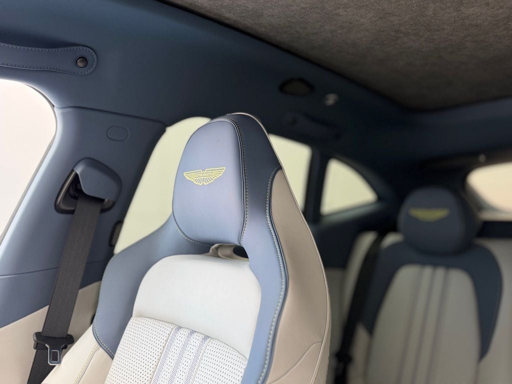 2025 Aston Martin DBX 707
