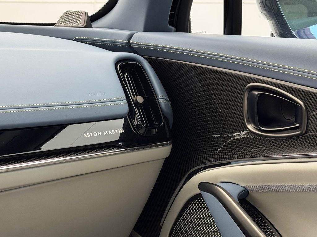 2025 Aston Martin DBX 707