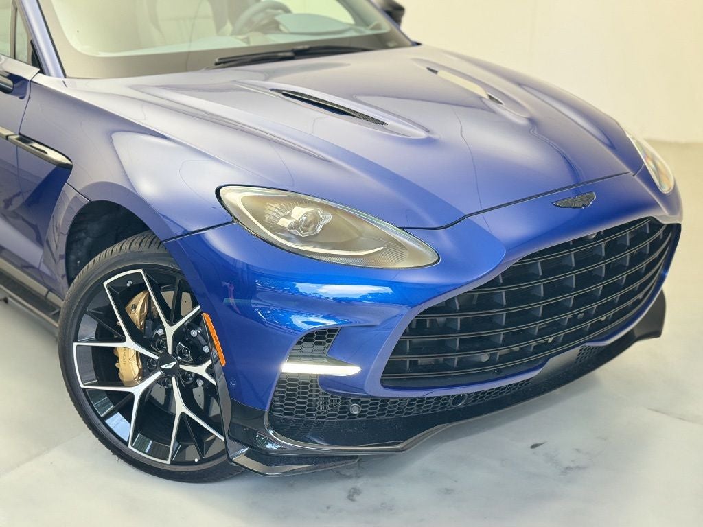 2025 Aston Martin DBX 707