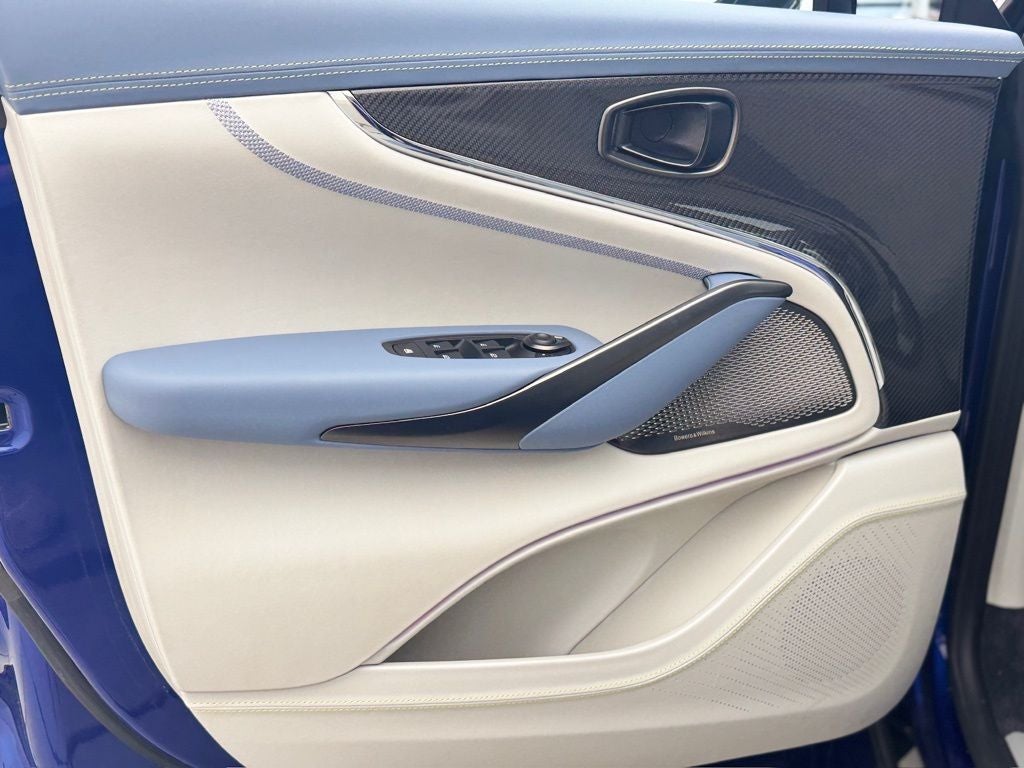 2025 Aston Martin DBX 707
