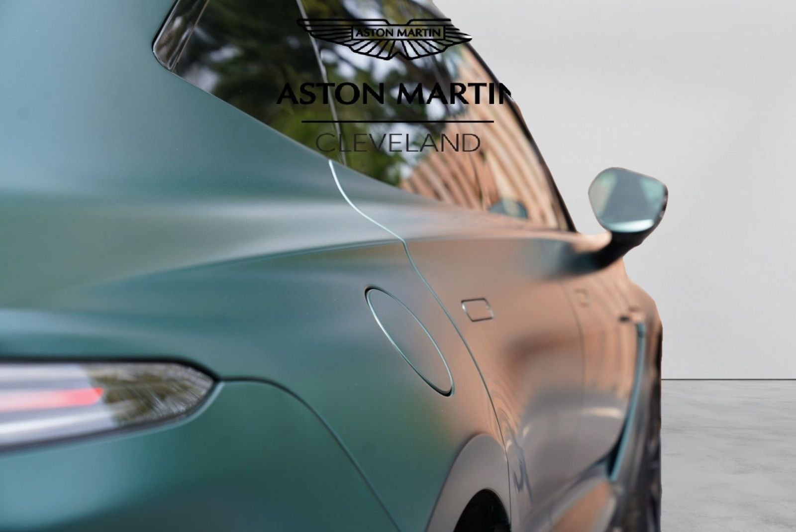 2025 Aston Martin DBX 707