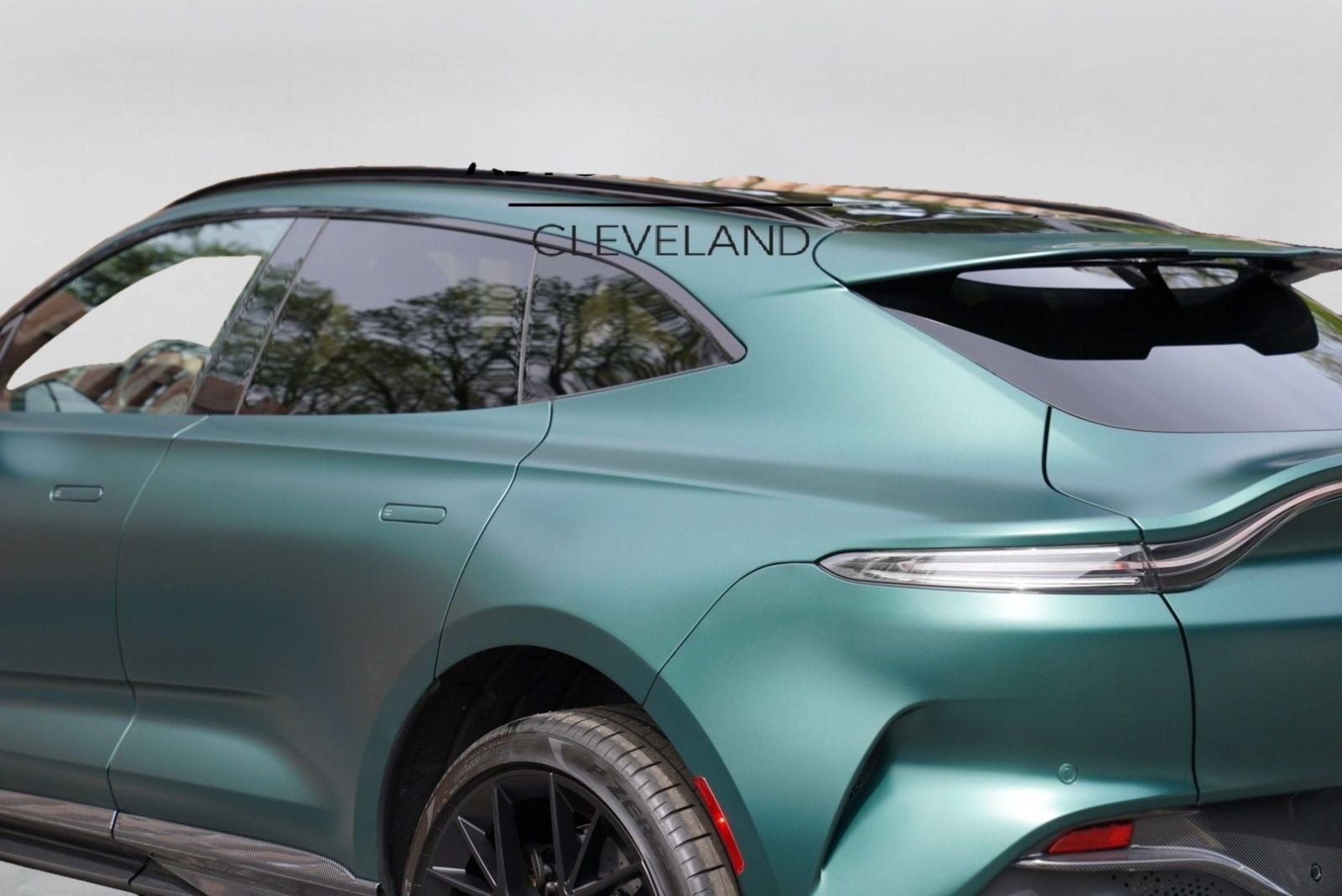 2025 Aston Martin DBX 707