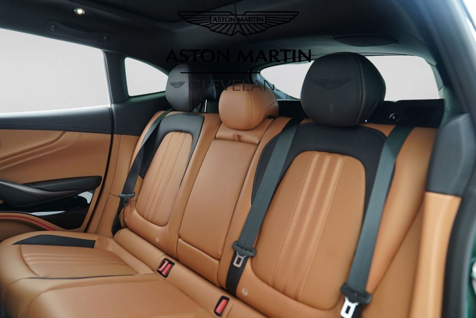2025 Aston Martin DBX 707
