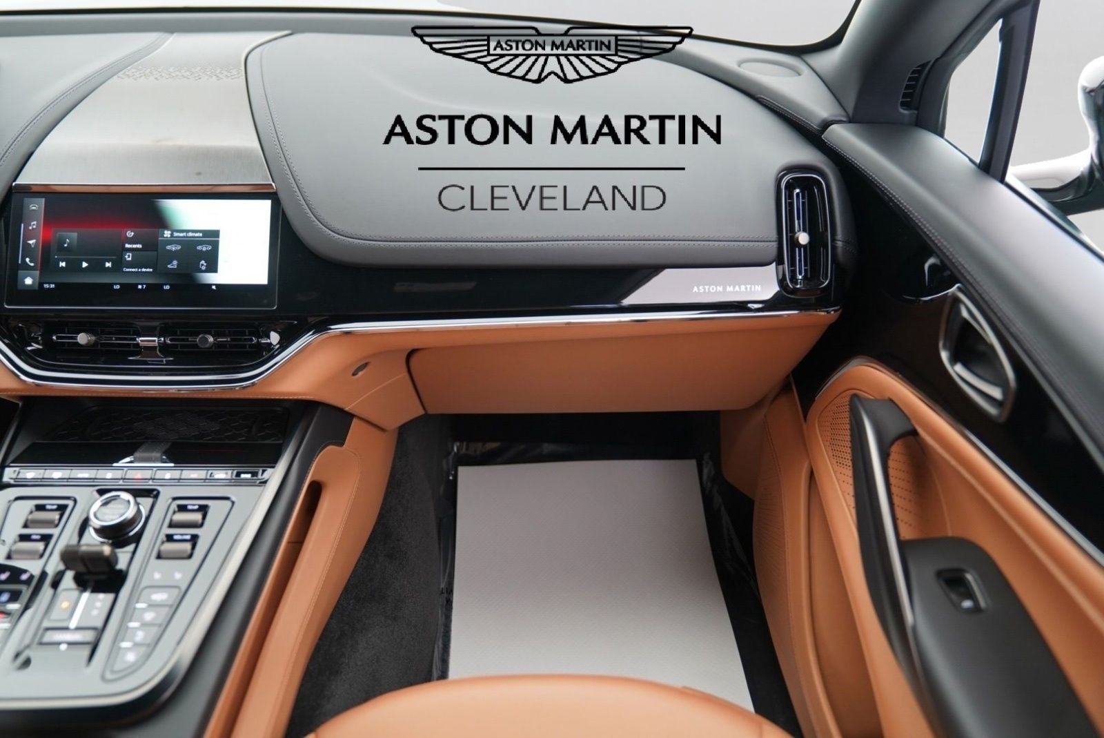 2025 Aston Martin DBX 707