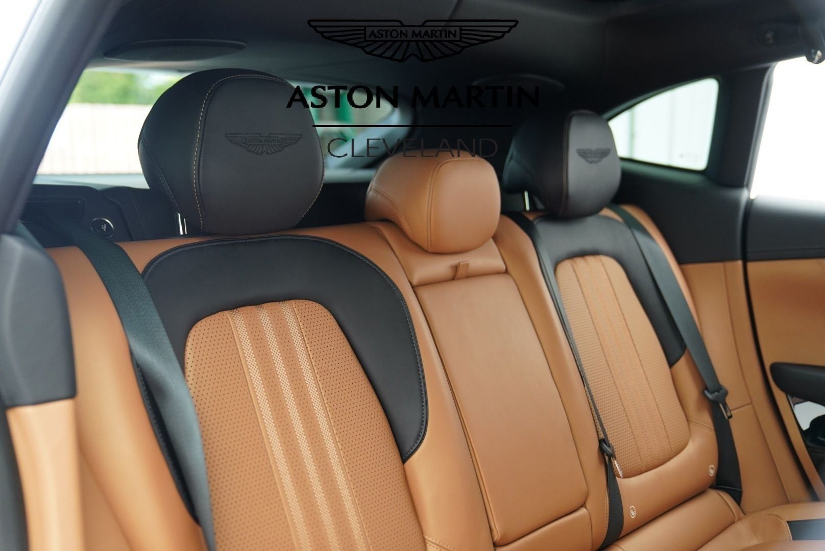 2025 Aston Martin DBX 707