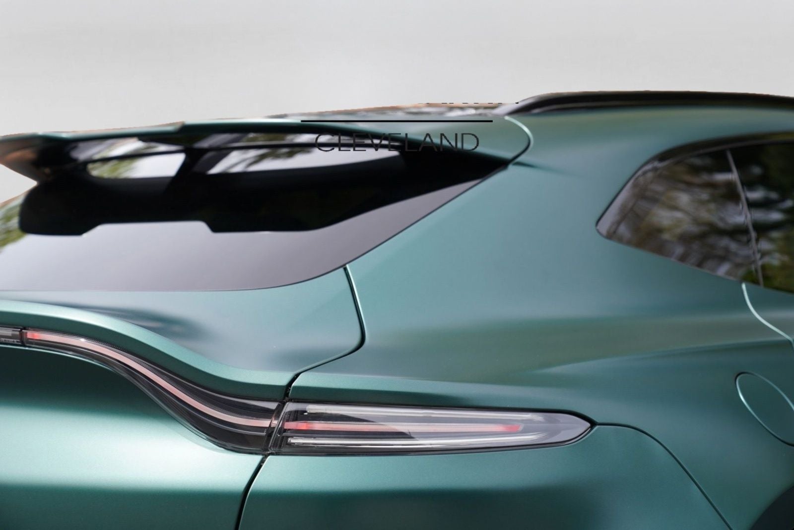 2025 Aston Martin DBX 707