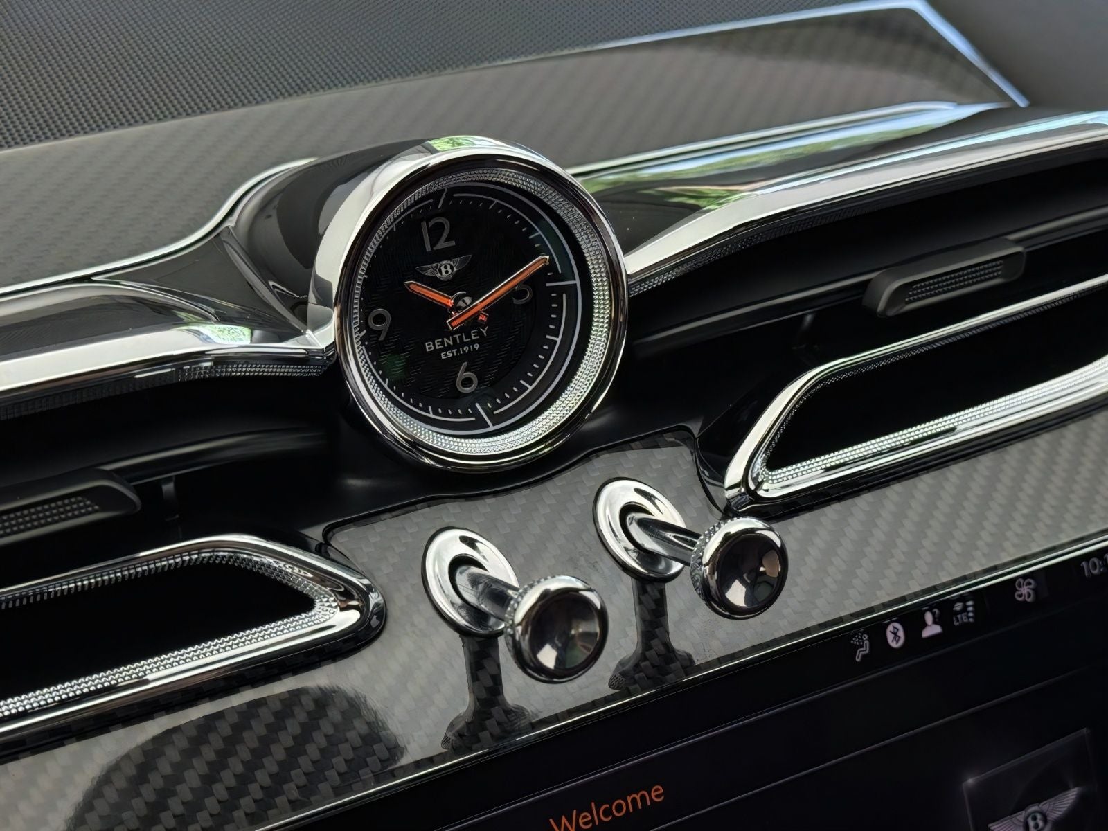 2025 Bentley Bentayga Azure