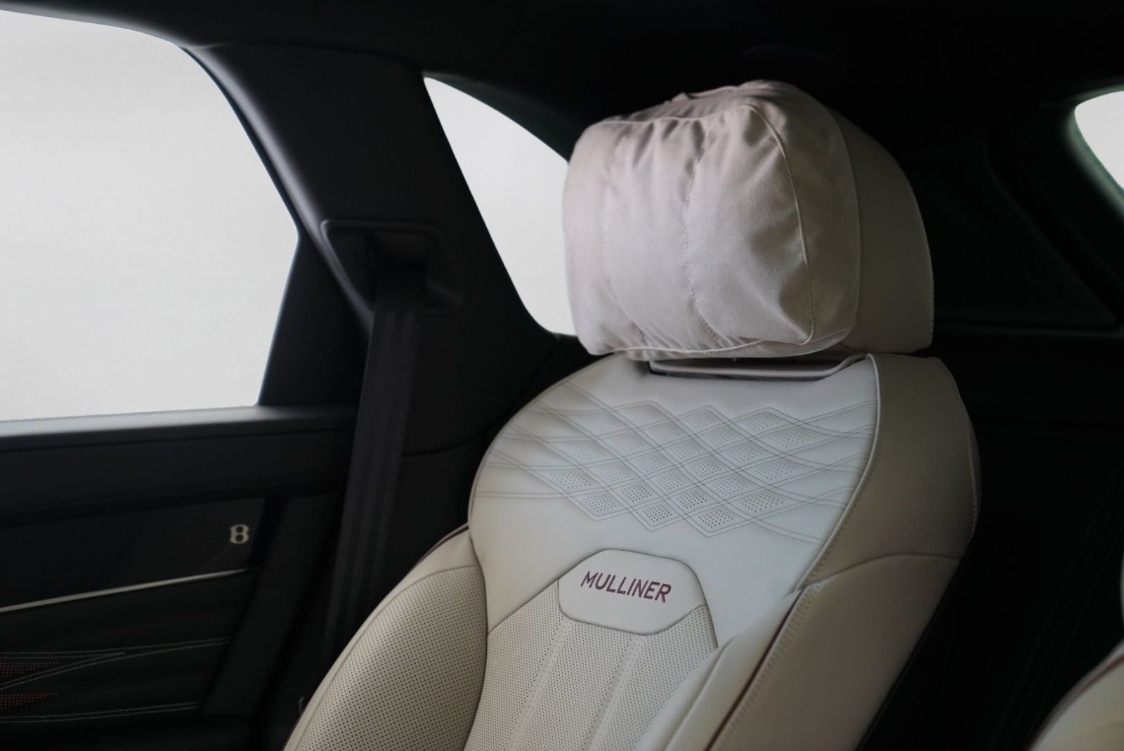 2026 Bentley Bentayga EWB Mulliner