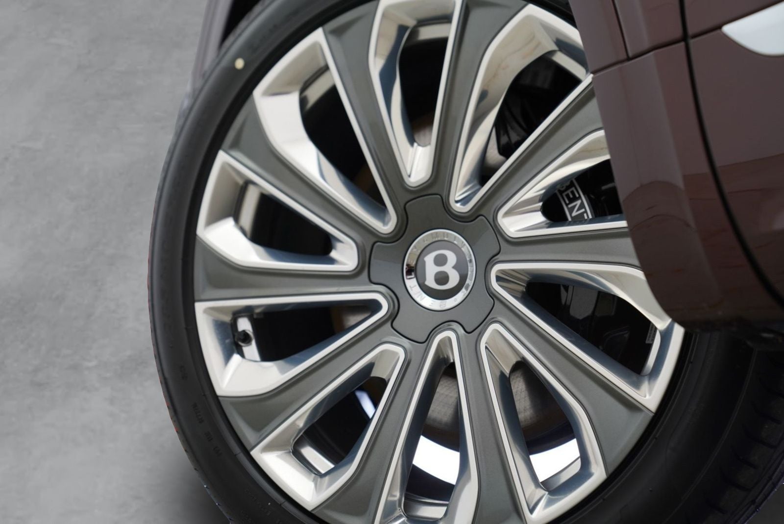2026 Bentley Bentayga EWB Mulliner