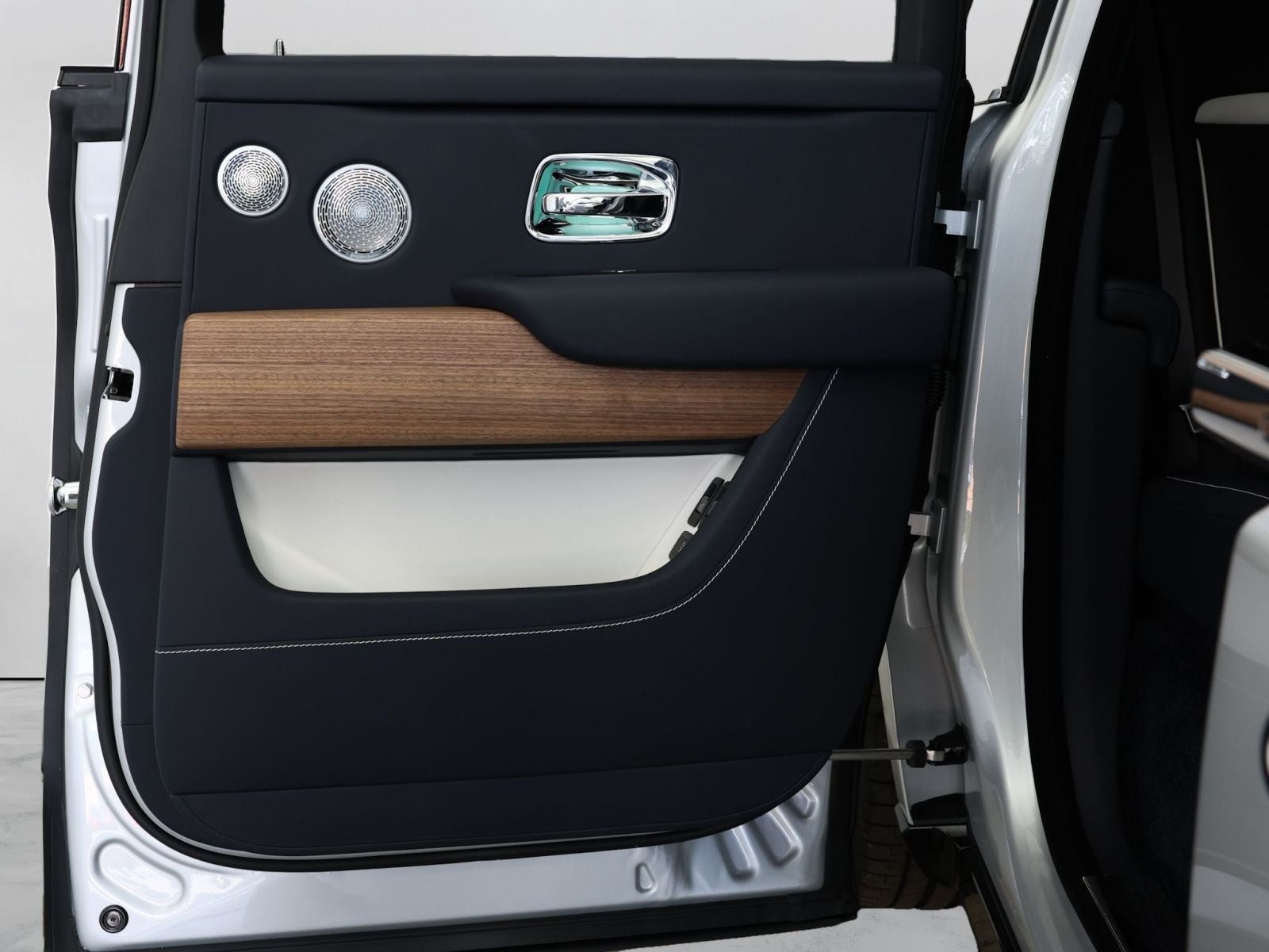 2026 Rolls-Royce Cullinan Base