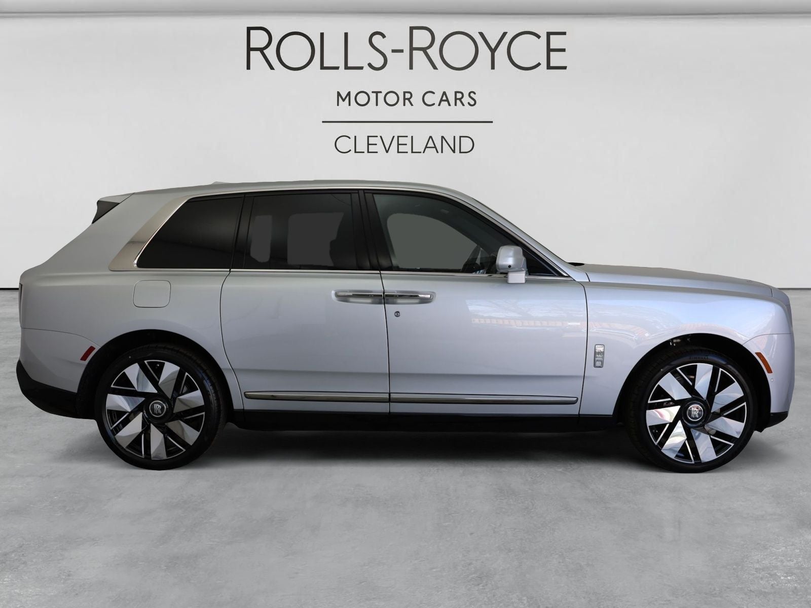 2026 Rolls-Royce Cullinan Base