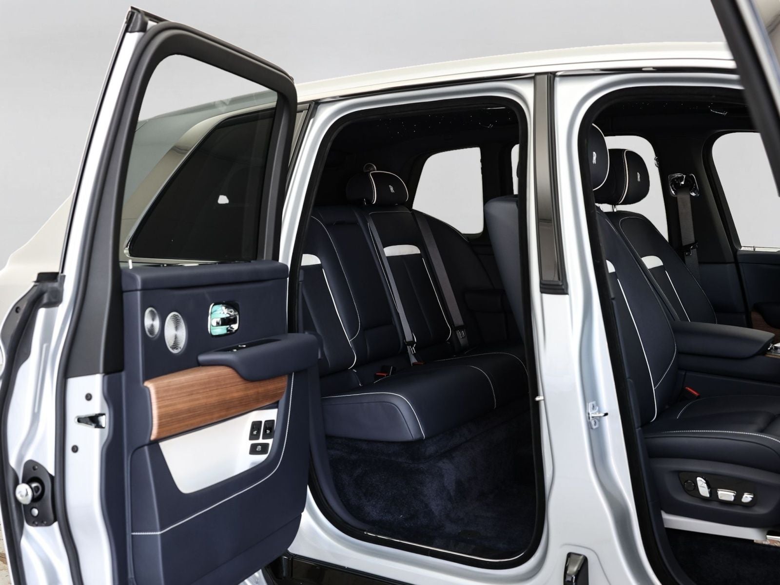 2026 Rolls-Royce Cullinan Base