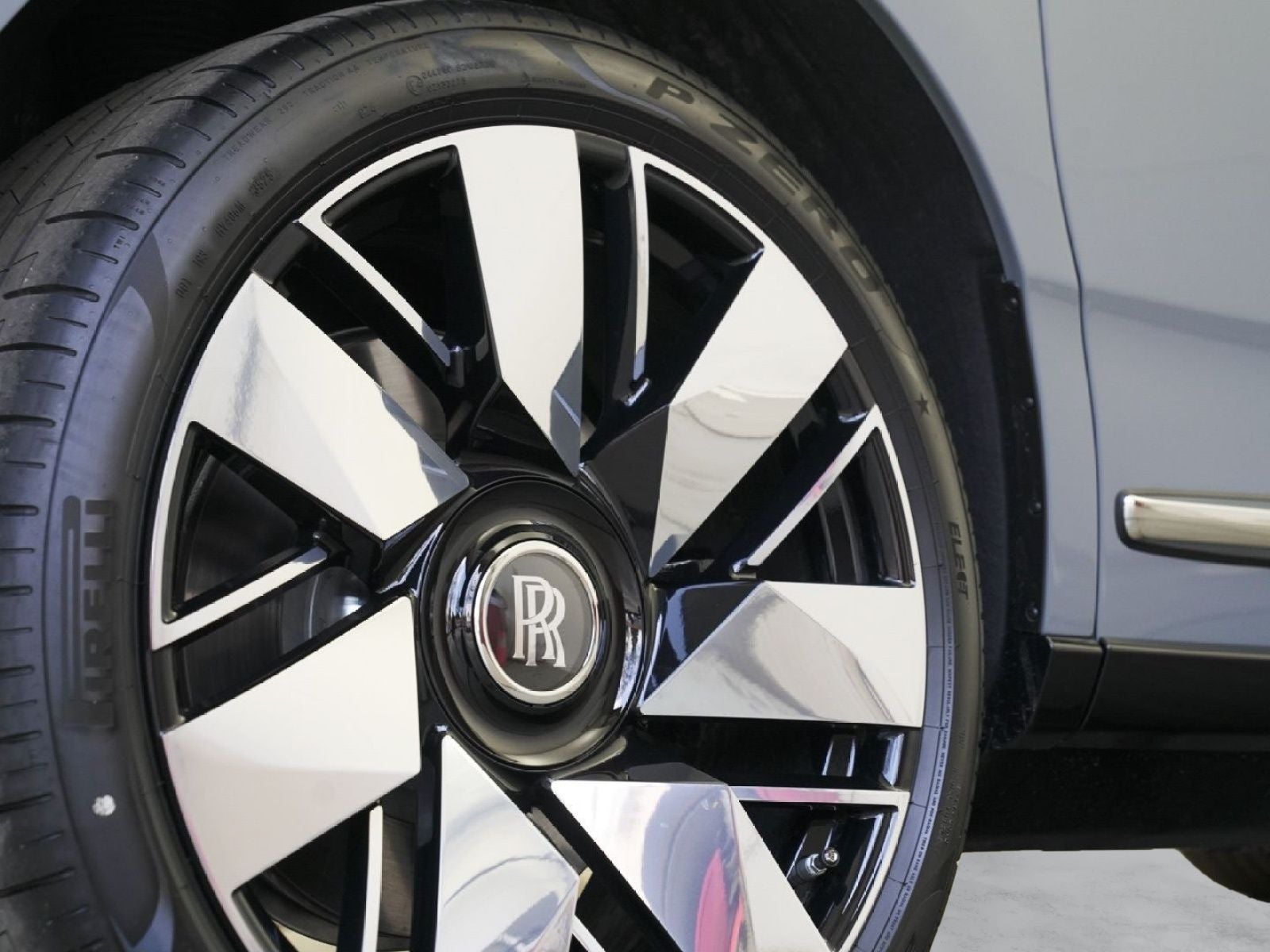 2026 Rolls-Royce Cullinan Base