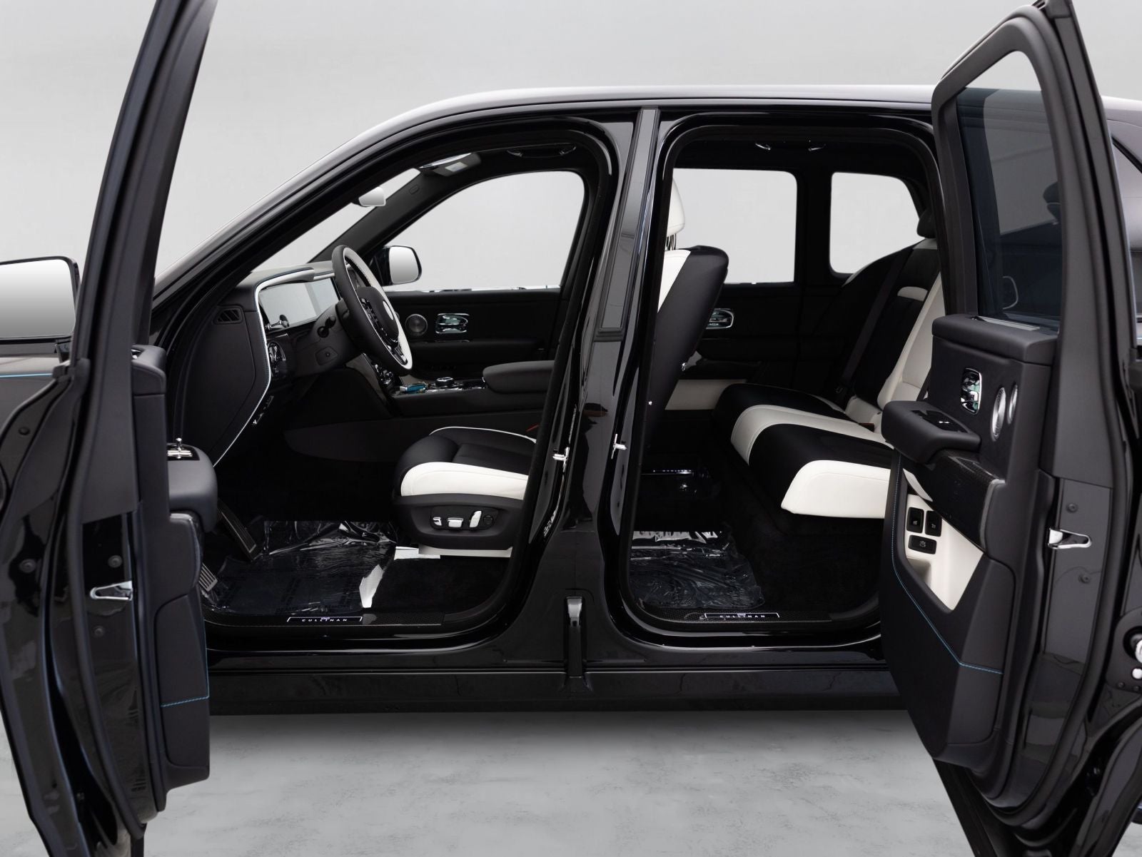 2027 Rolls-Royce Black Badge Cullinan 