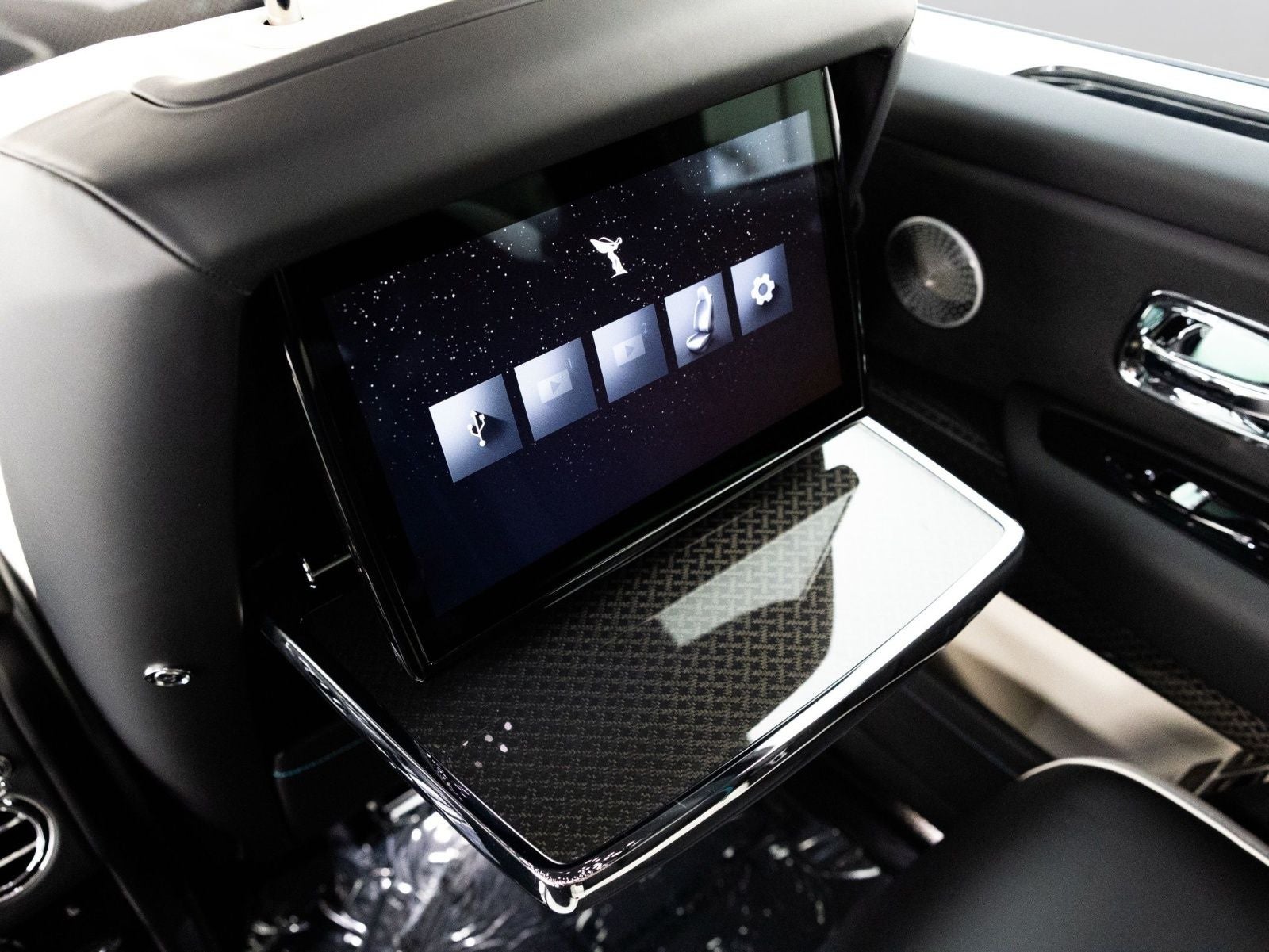 2027 Rolls-Royce Black Badge Cullinan 