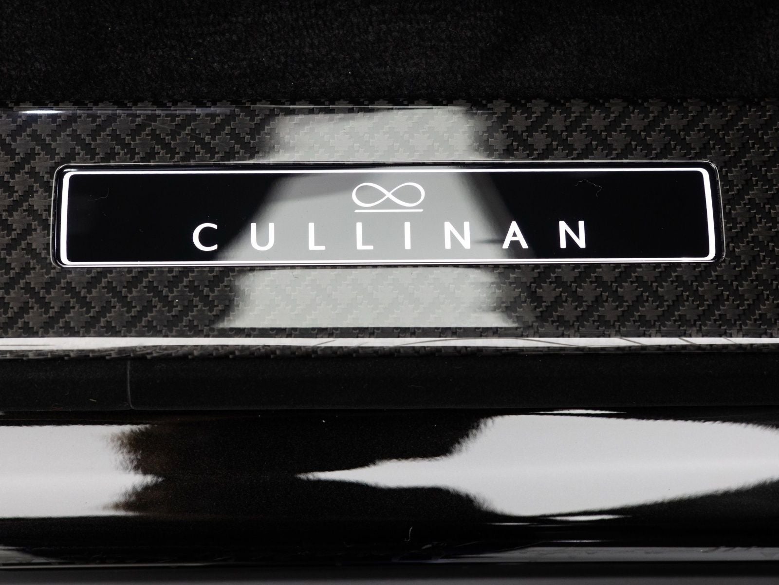 2027 Rolls-Royce Black Badge Cullinan 