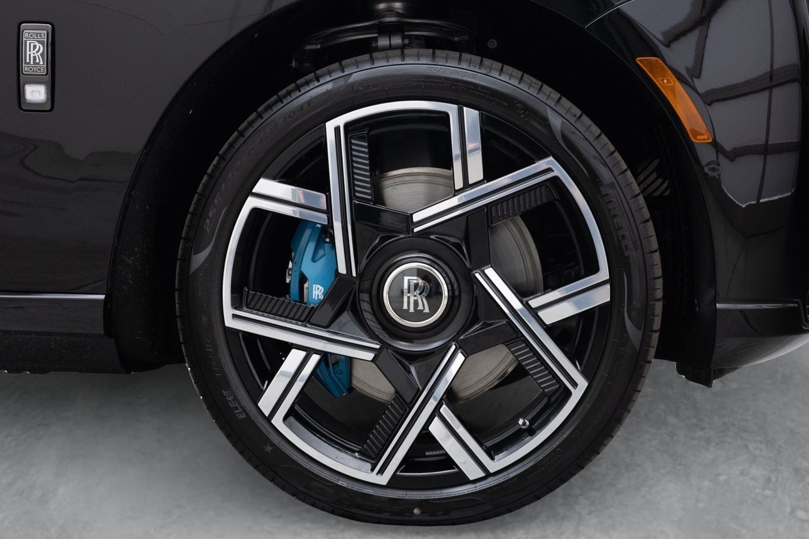 2027 Rolls-Royce Black Badge Cullinan 