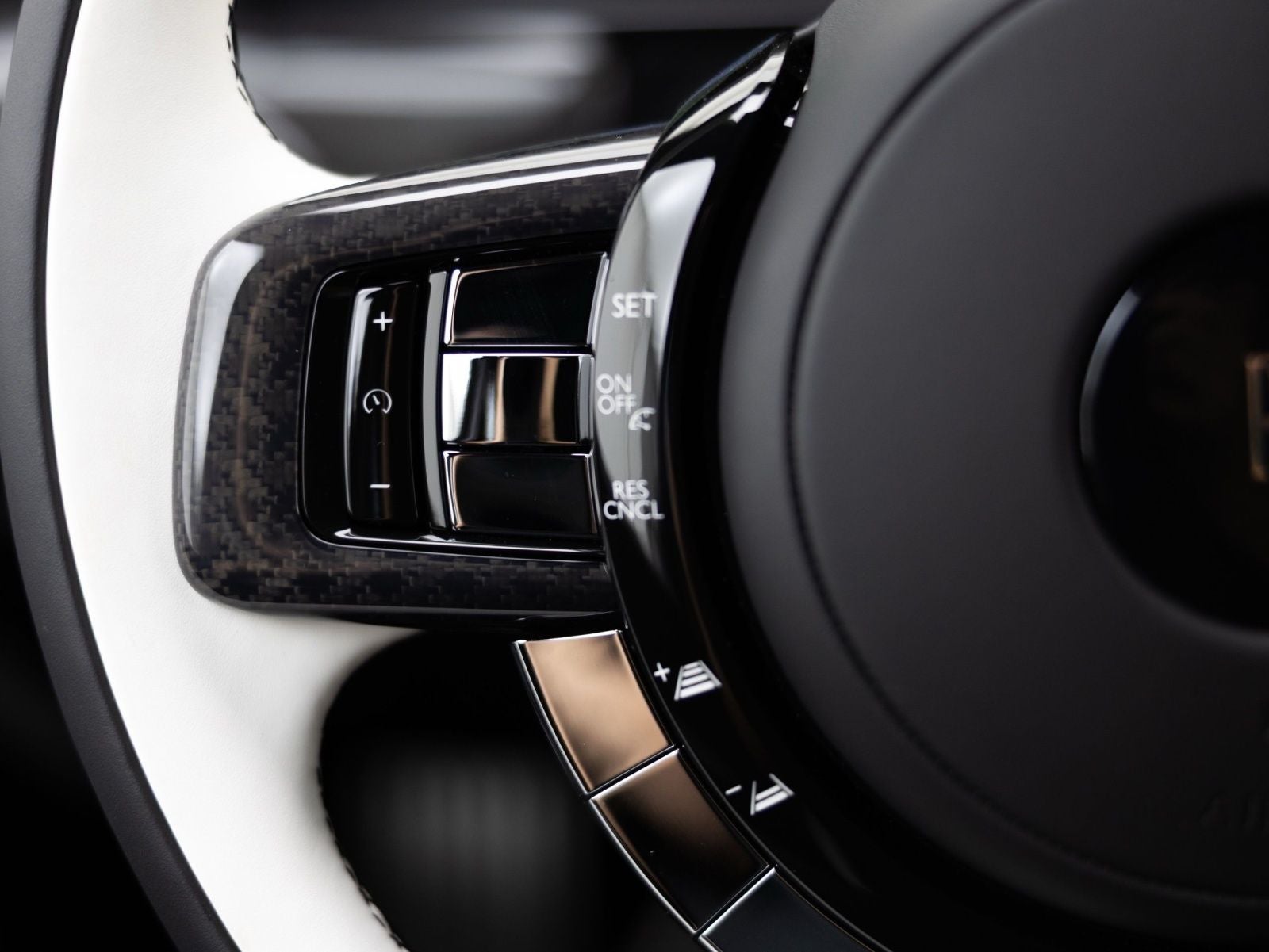2027 Rolls-Royce Black Badge Cullinan 