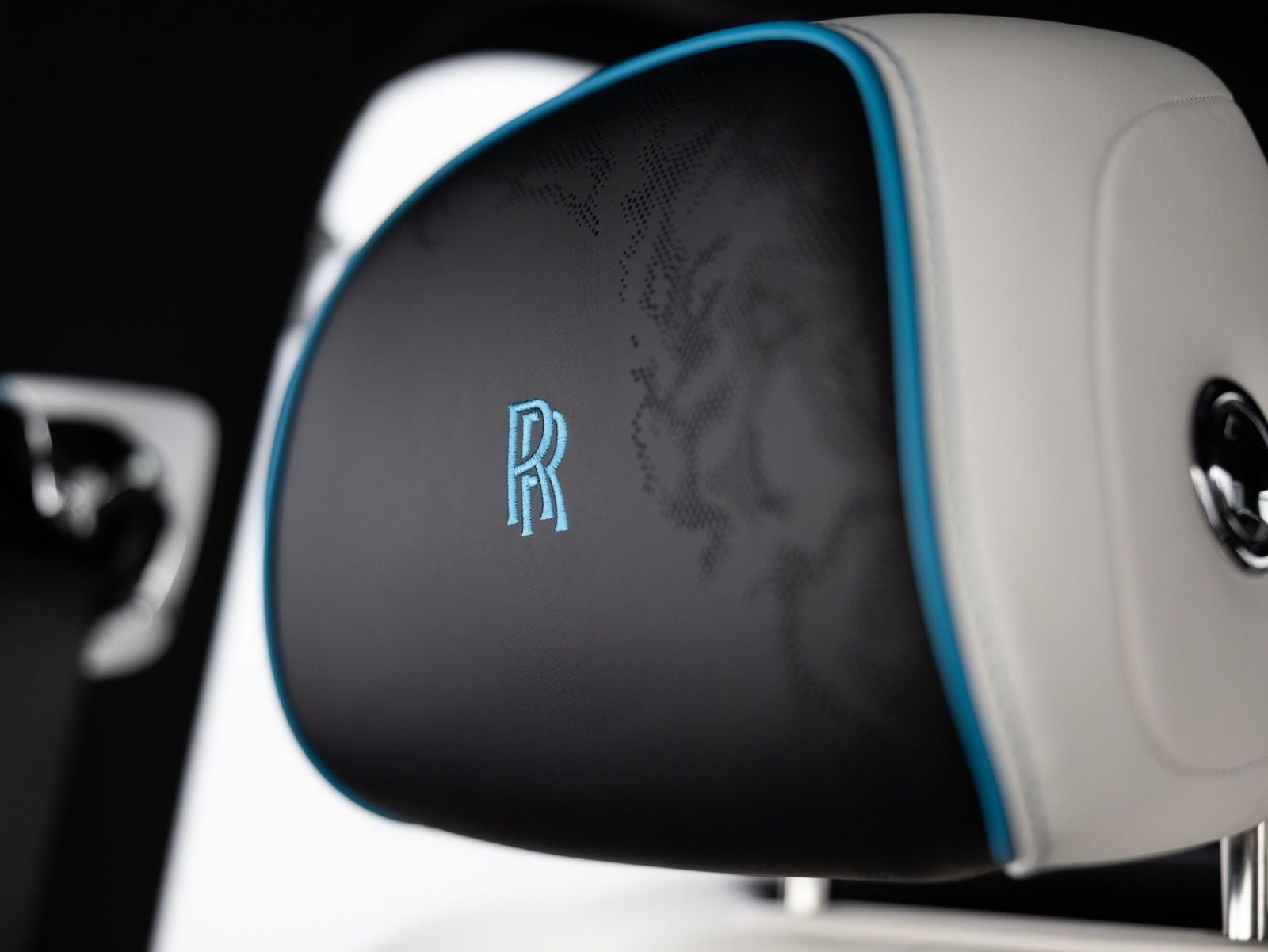 2027 Rolls-Royce Black Badge Cullinan 