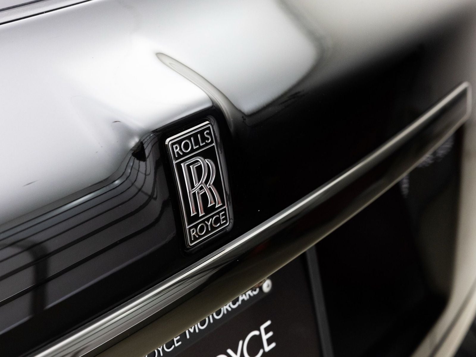 2027 Rolls-Royce Black Badge Cullinan 