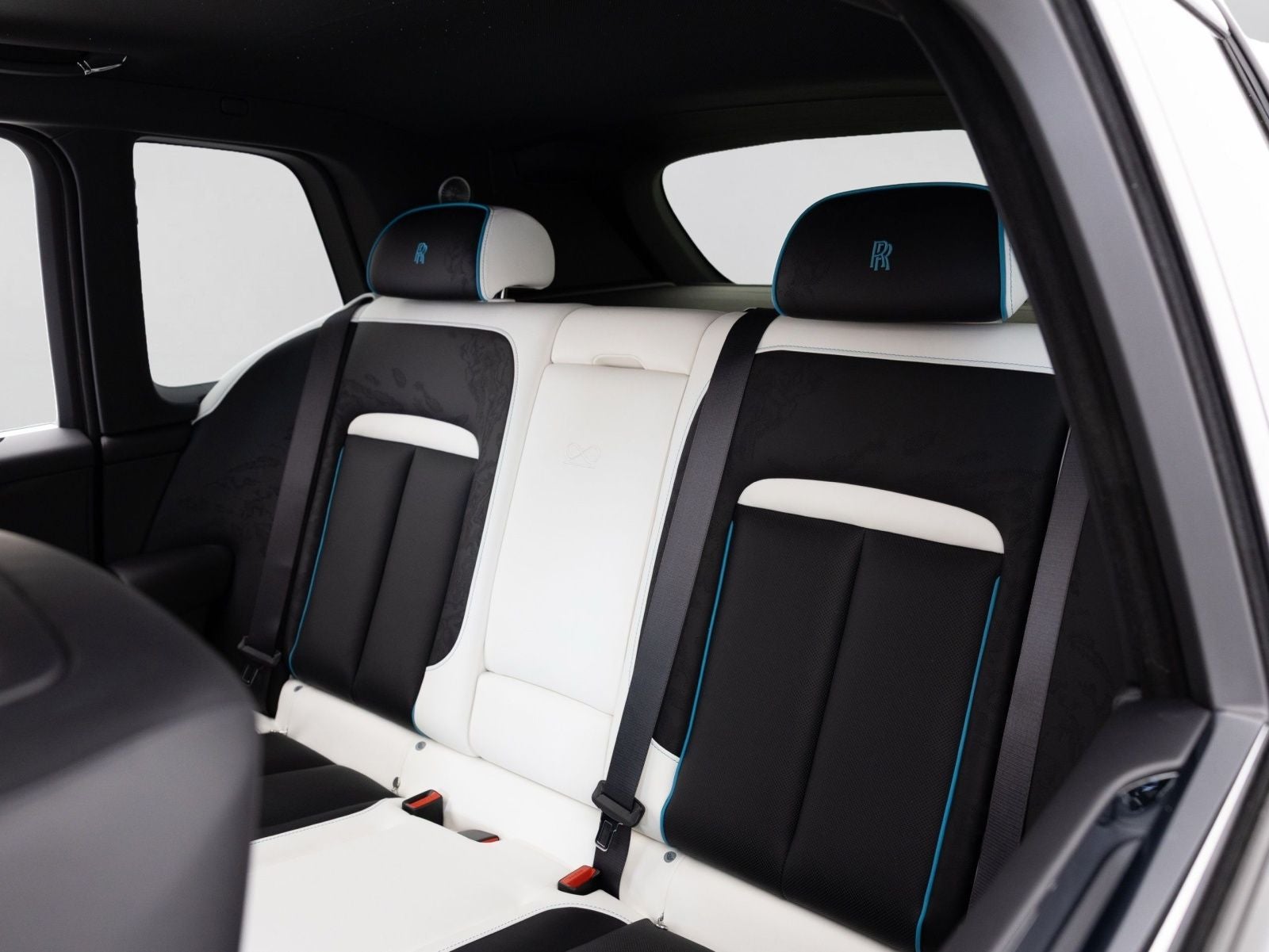 2027 Rolls-Royce Black Badge Cullinan 