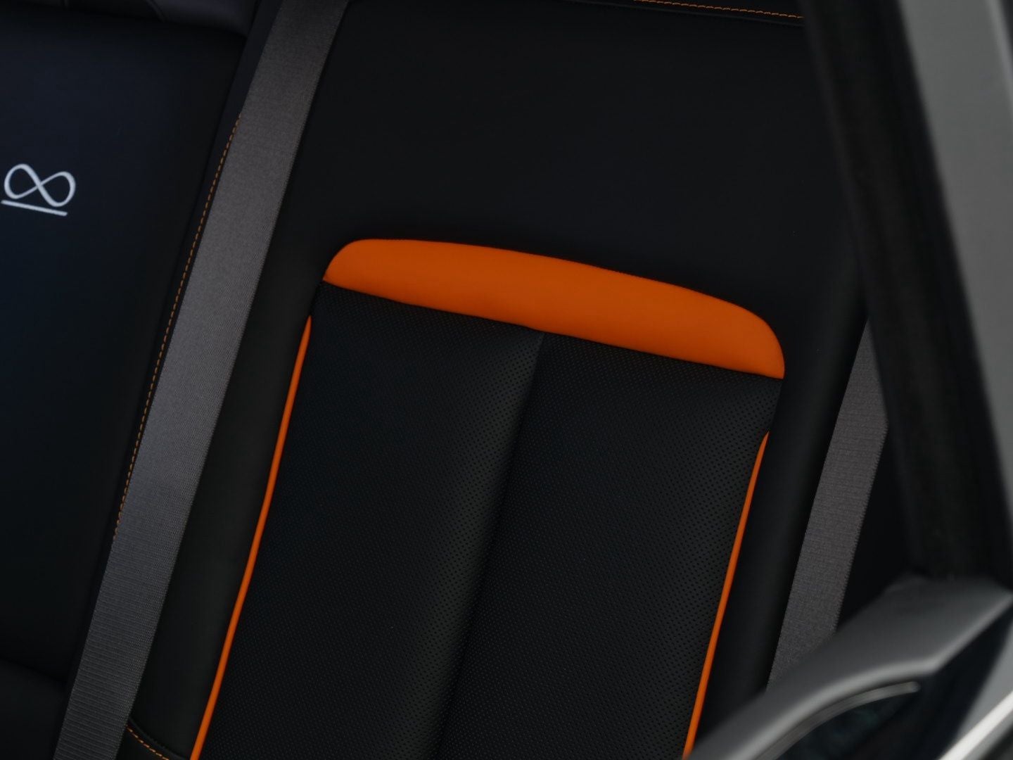 2027 Rolls-Royce Black Badge Cullinan 