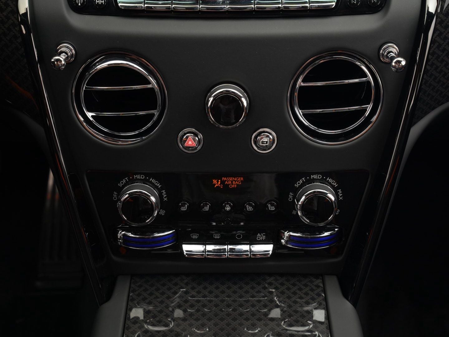 2027 Rolls-Royce Black Badge Cullinan 