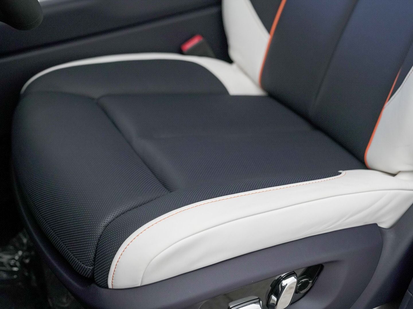 2026 Rolls-Royce Black Badge Cullinan Black Badge