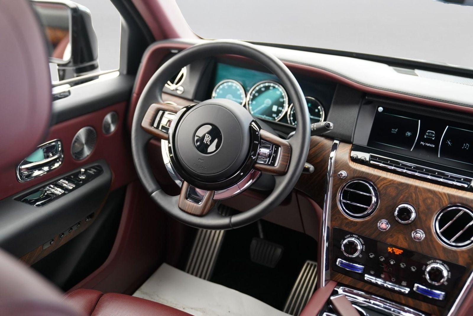 2020 Rolls-Royce Cullinan Base