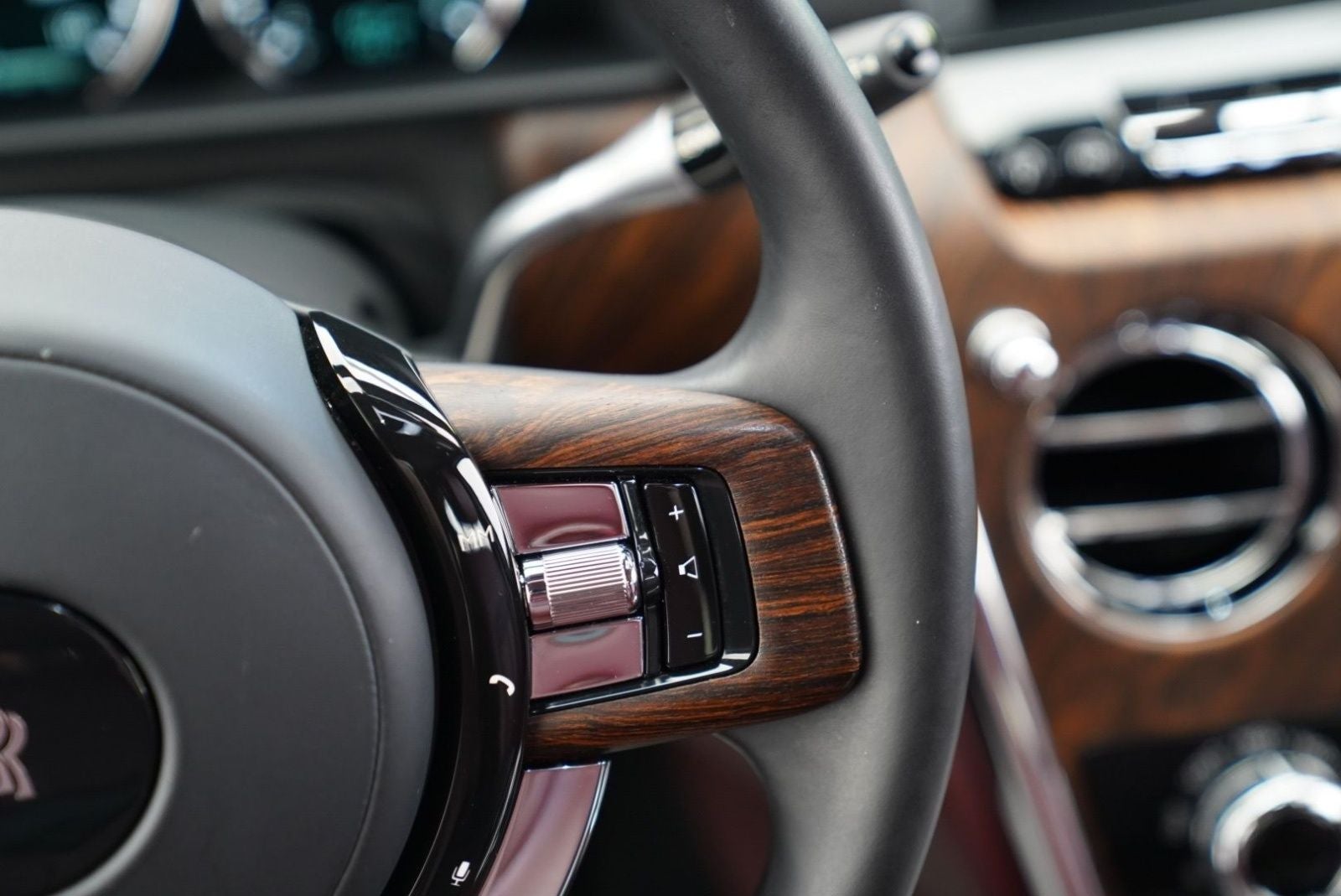 2020 Rolls-Royce Cullinan Base