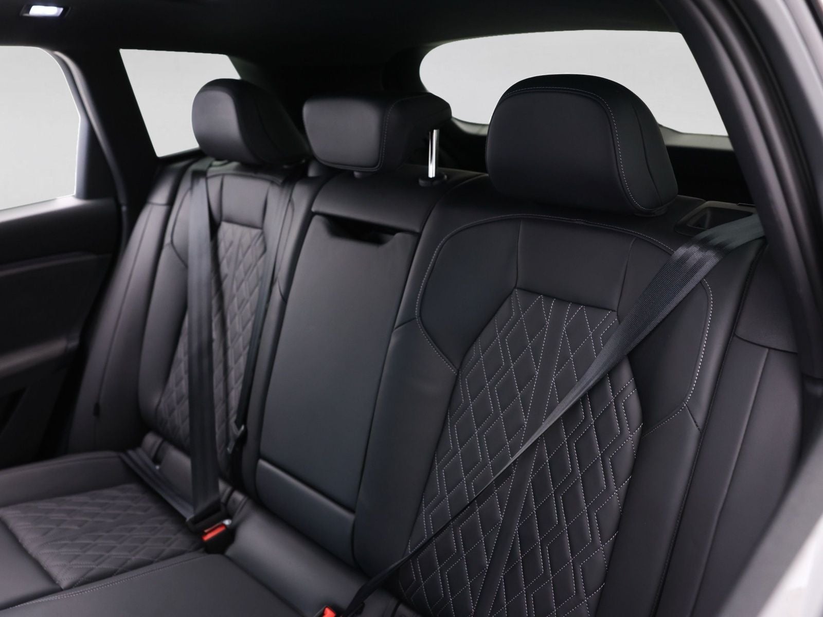 2025 Audi SQ6 e-tron Prestige quattro