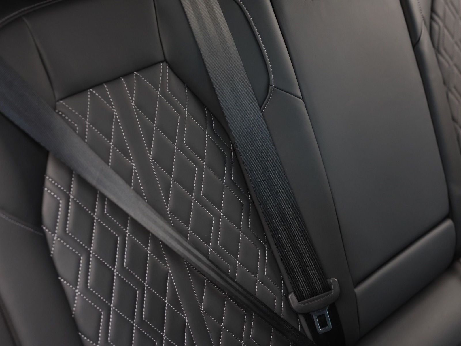2025 Audi SQ6 e-tron Prestige quattro