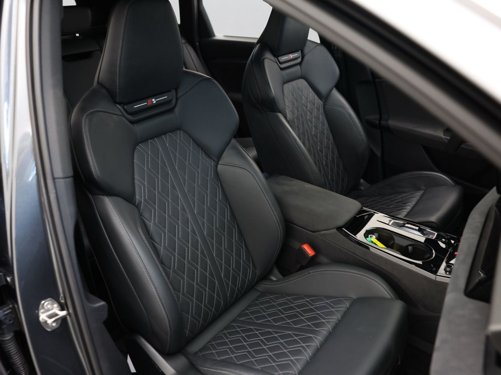 2025 Audi SQ6 e-tron Prestige quattro