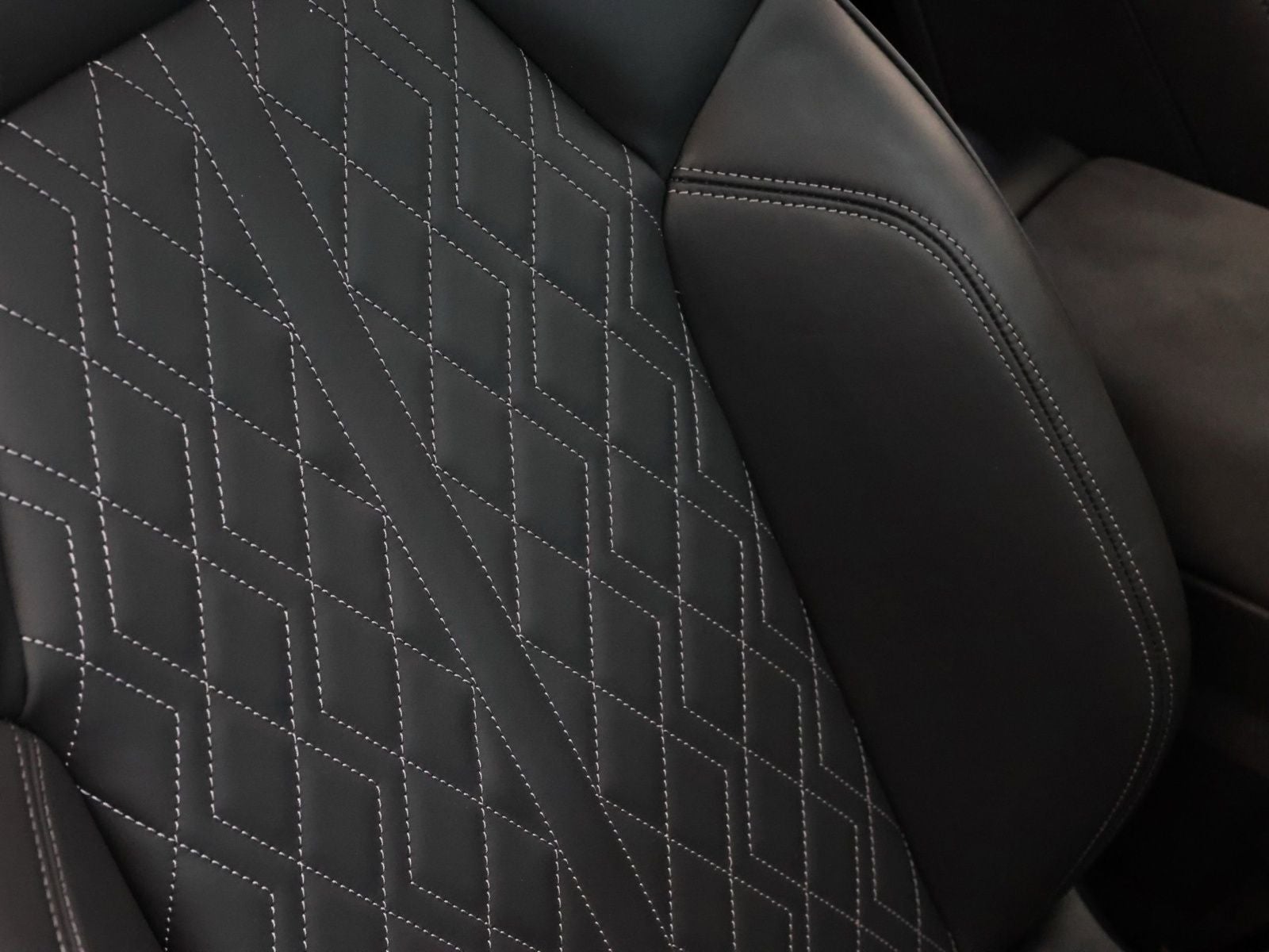 2025 Audi SQ6 e-tron Prestige quattro