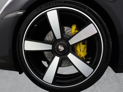2020 Porsche 911 Carrera