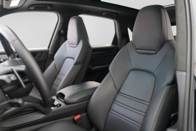 2025 Porsche Cayenne GTS